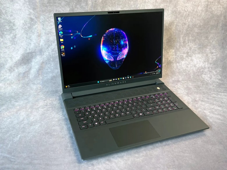 Alienware m16