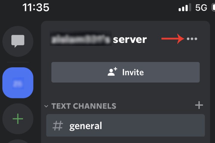 تحديد خيار حذف خادم Discord على iPhone.
