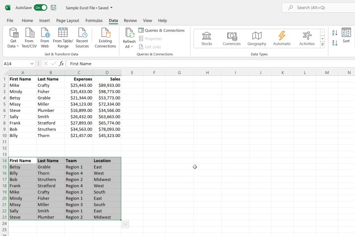 البيانات مرتبة أبجديًا حسب العمود الأول في Microsoft Excel.