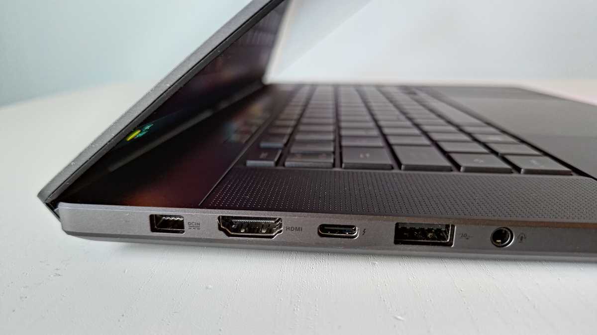 شاشة ROG Zephyrus G16 OLED