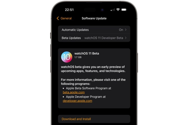 iPhone يعرض التحديث التجريبي لبرنامج watchOS 11 Developer.