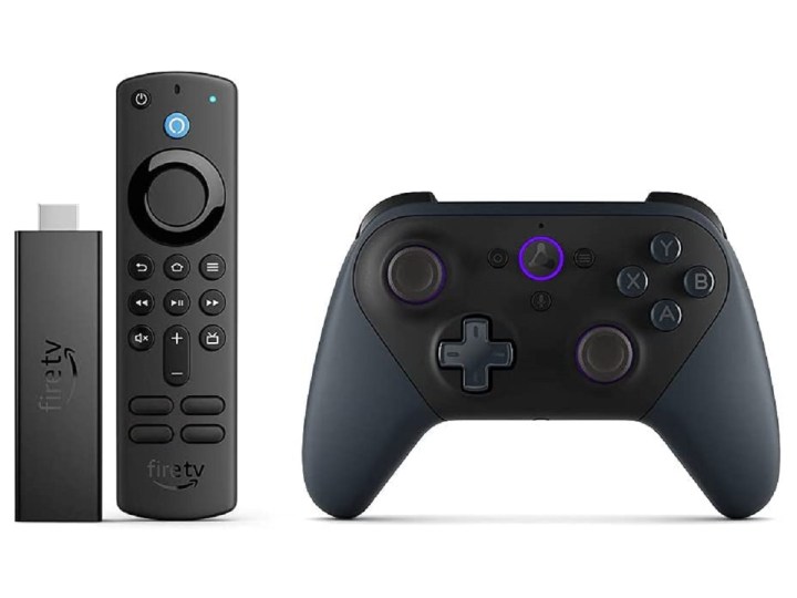 Amazon Fire TV Stick 4K Max وLuna Controller، على خلفية بيضاء.