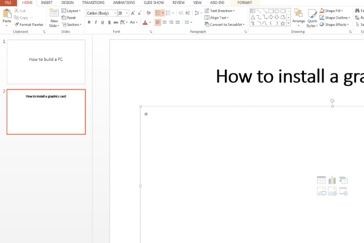 النقر فوق منطقة في شريحة PowerPoint حيث يمكنك إضافة مقطع فيديو إليها.