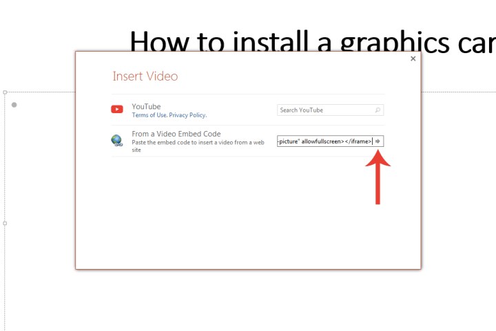 المنطقة المخصصة لإدراج كود التضمين لمقطع فيديو YouTube في Microsoft PowerPoint.
