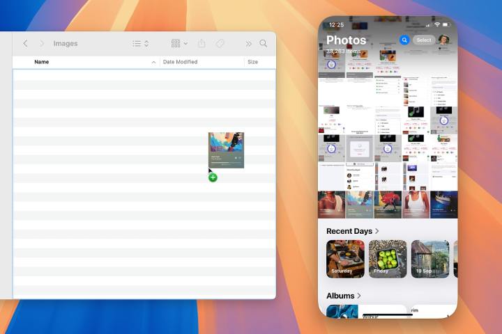 يتم استخدام iPhone Mirroring لنقل ملف من iPhone إلى جهاز Mac يعمل بنظام macOS Sequoia.
