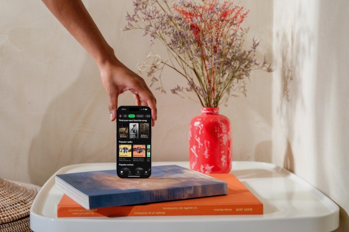 سبوتيفي على اي فون.