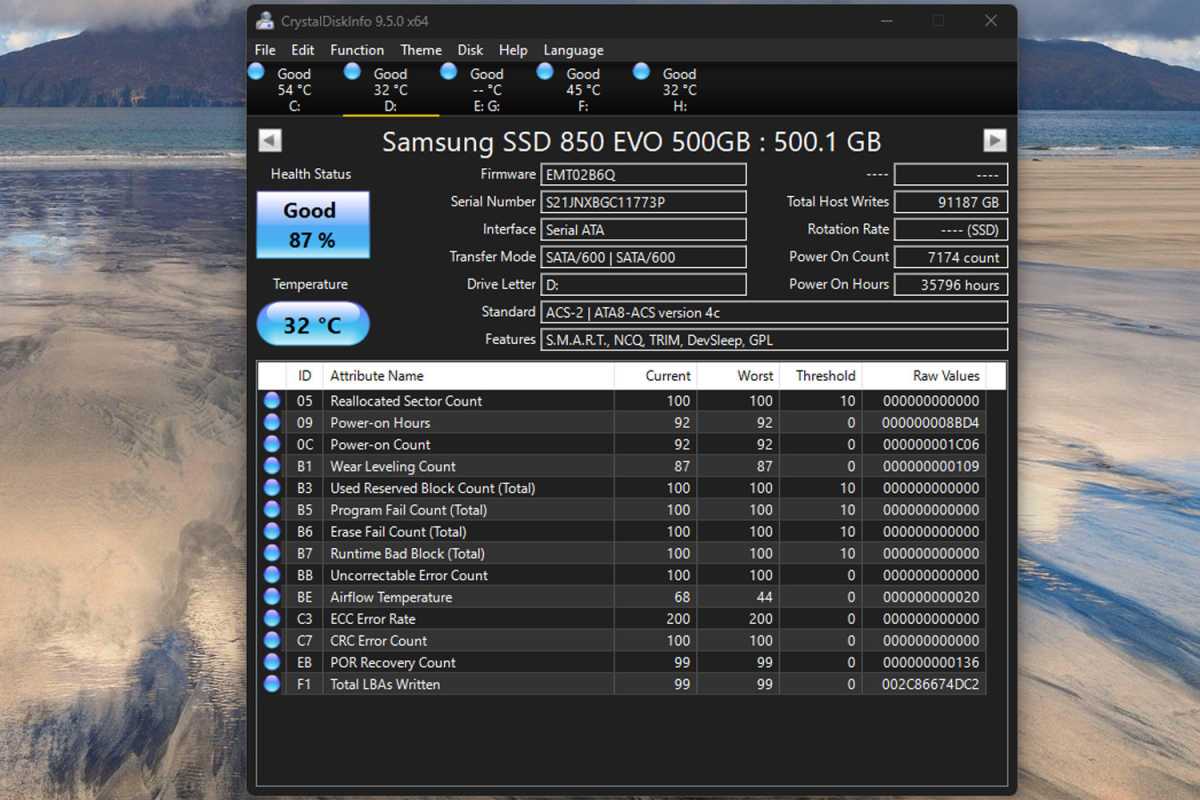 التحقق من صحة CrystalDiskInfo على لقطة شاشة Samsung SSD 850 EVO