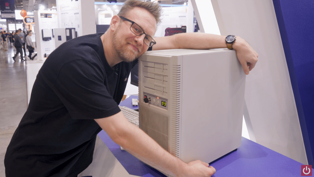 Silverstone FLP-02 Retro PC Case ، Computex ، Adam Patrick Murray
