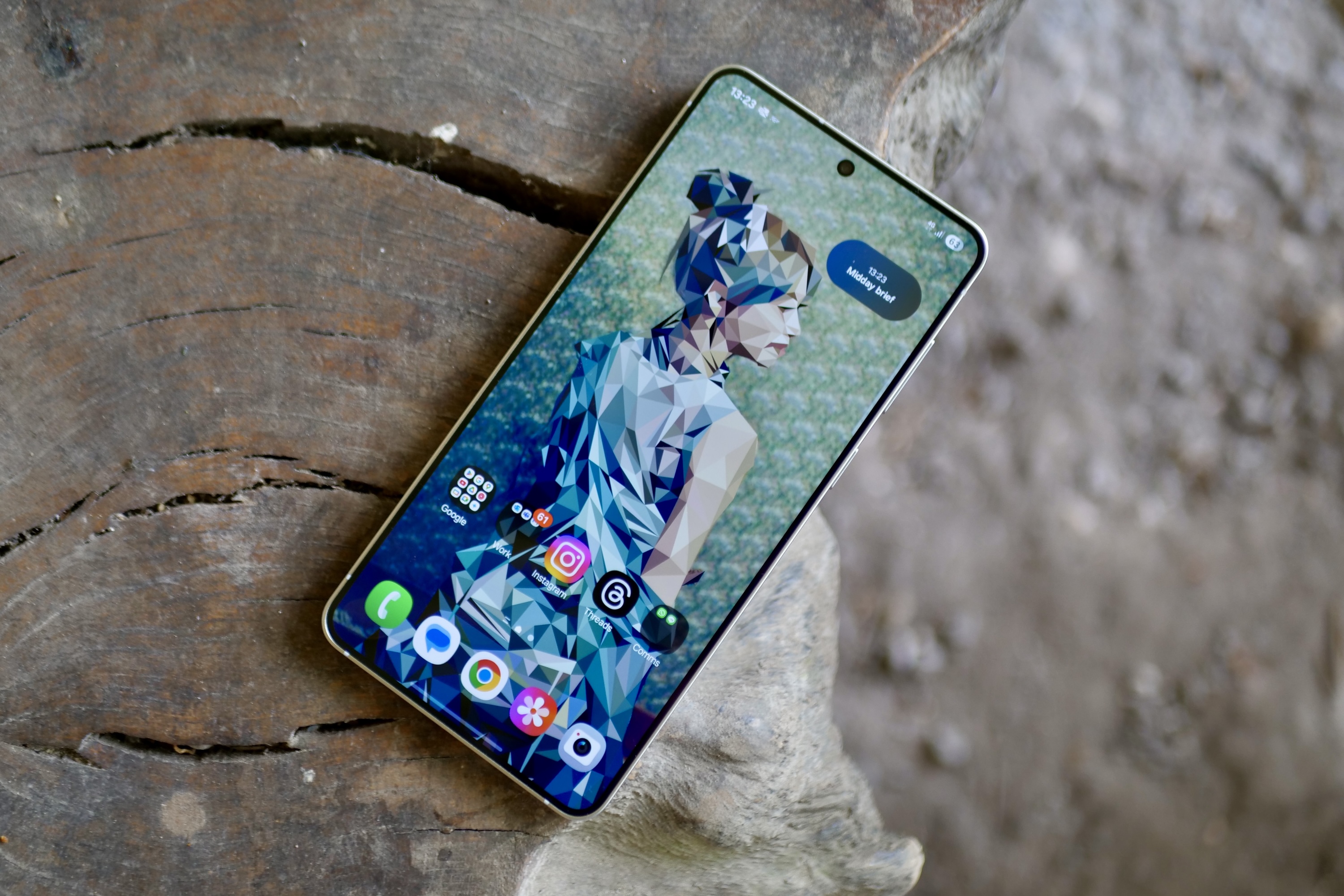 شاشة Samsung Galaxy S25 Edge.