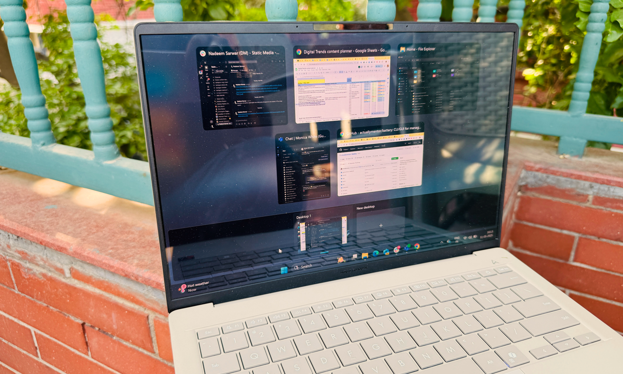 تعدد المهام على جهاز الكمبيوتر المحمول Asus Zenbook A14.