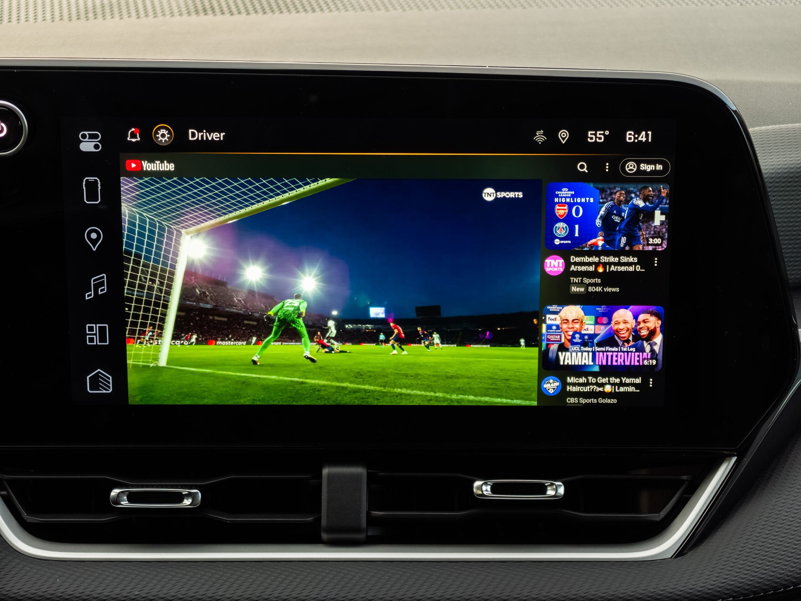 YouTube يعمل على Android Automotive على Chevy Equinox 2025