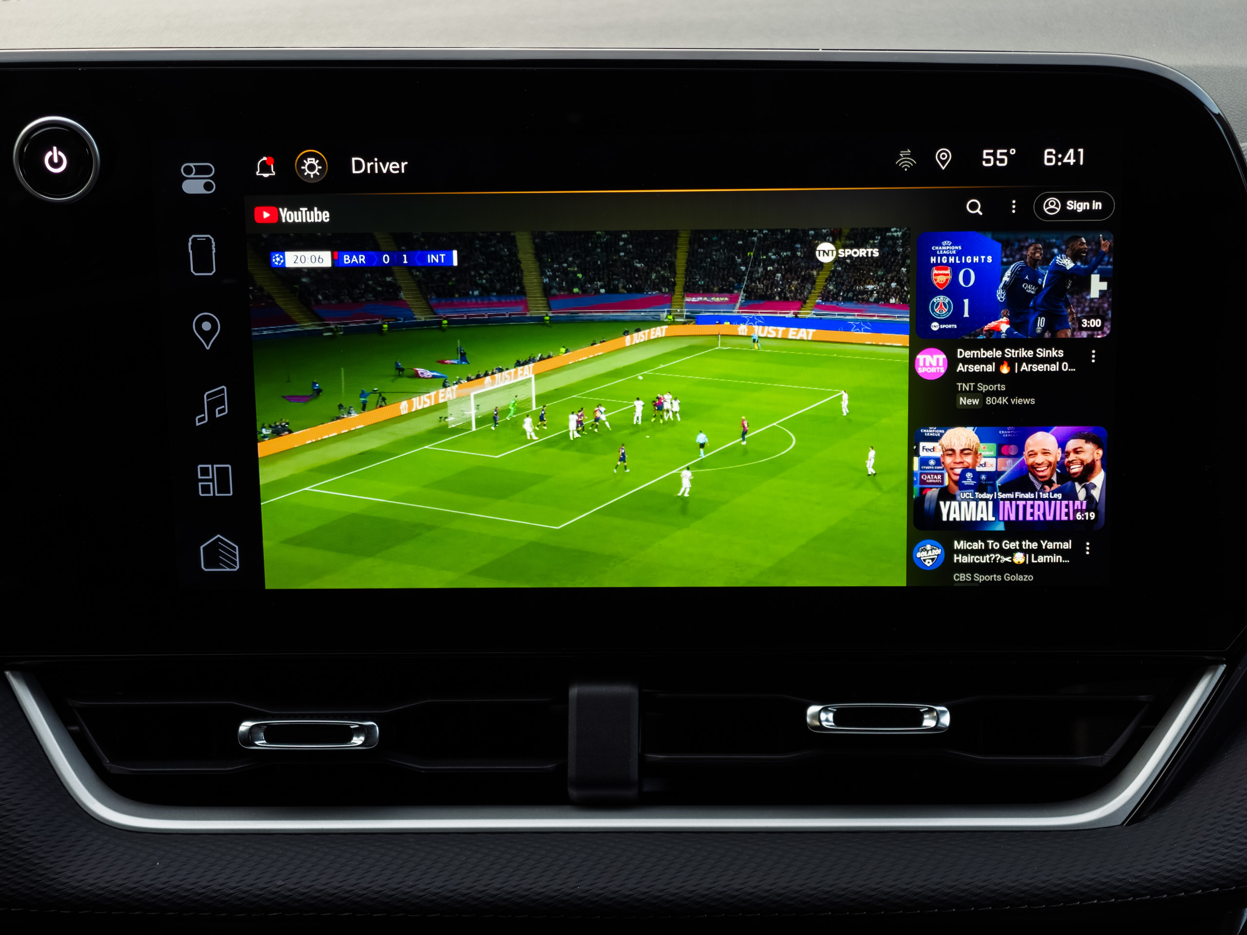 YouTube يعمل على Android Automotive على Chevy Equinox 2025