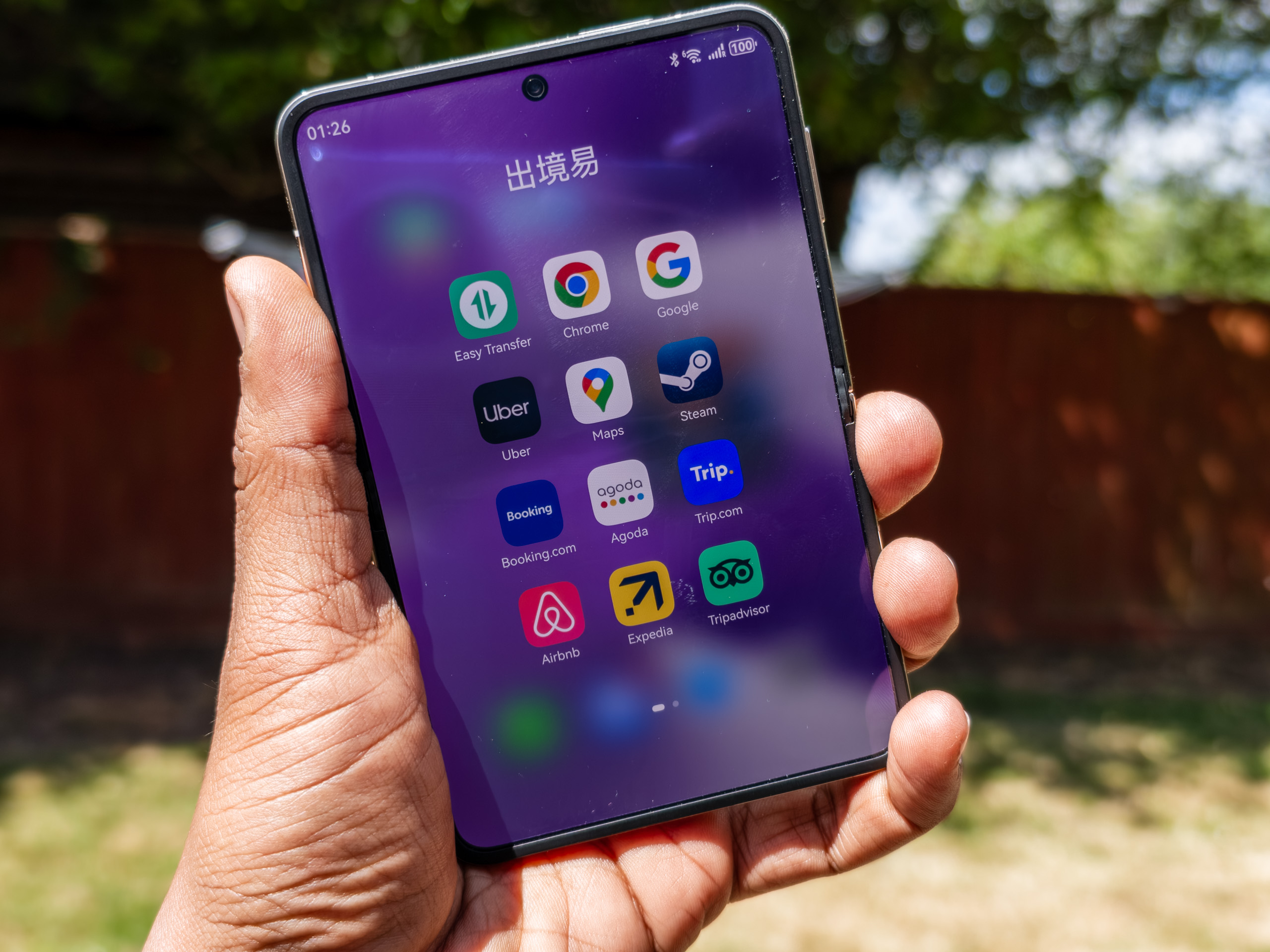 تطبيقات مثبتة بما في ذلك Chrome و Booking.com و Google Maps على Huawei Pura X Running HarmonyOs بعد ذلك