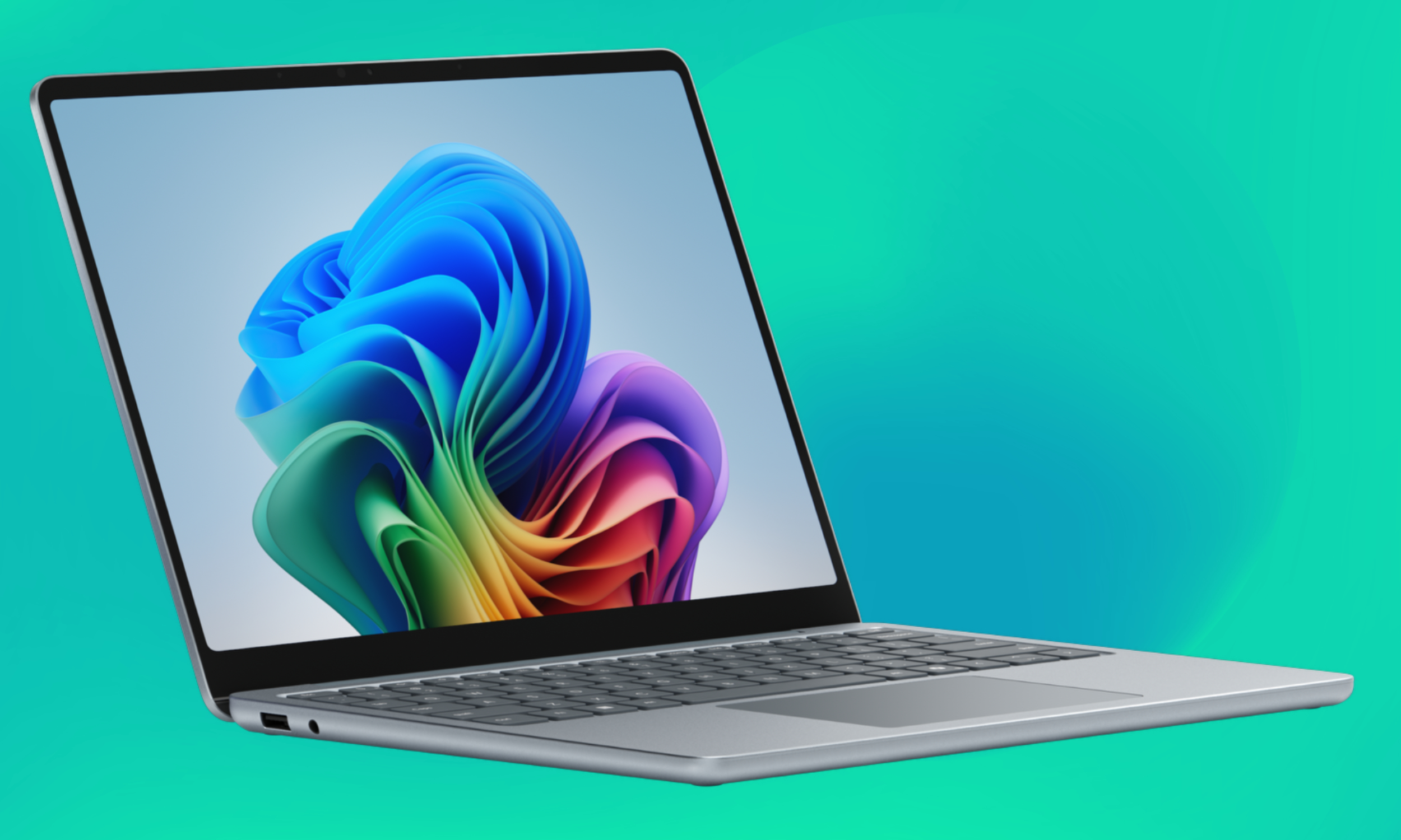 عرض كمبيوتر محمول من Microsoft Surface Surface 13 بوصة اللون الفضي.