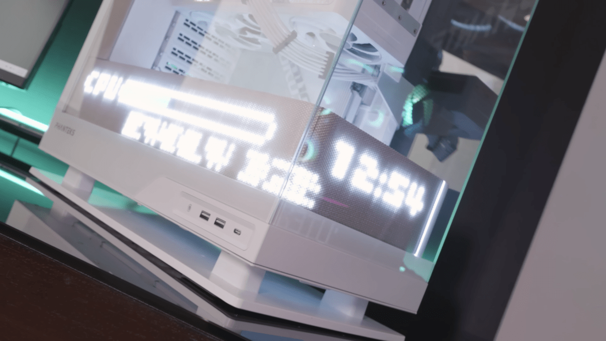 Phanteks Evolv2 Matrix في Computex 2025