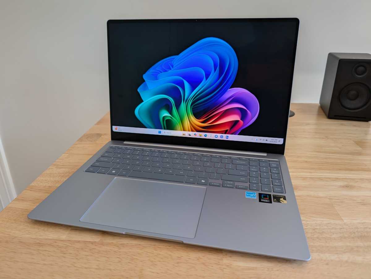 Samsung Galaxy Book4 Edge Hero