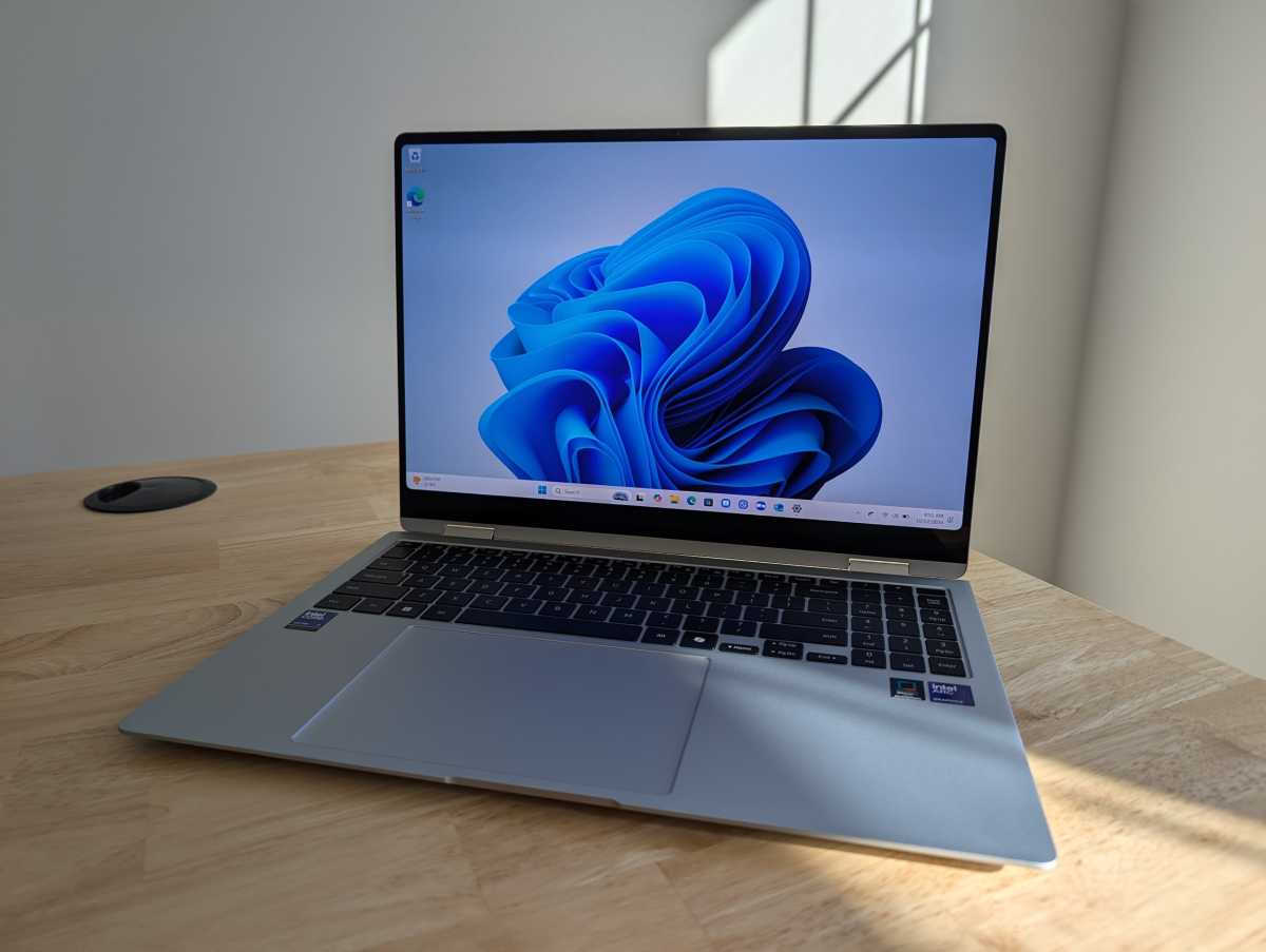 Samsung Galaxy Book5 Pro 360 Hero