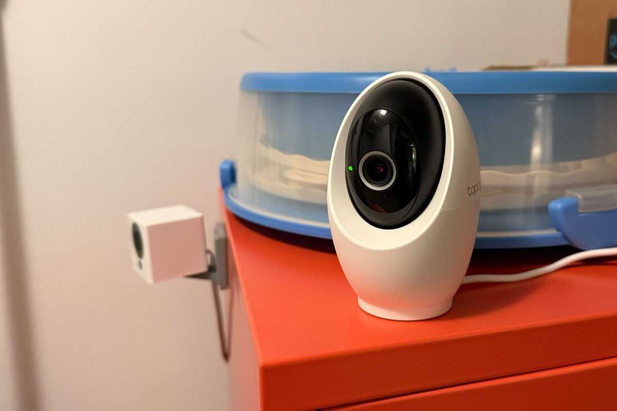 Tapo Roomcam 360 مع Wyze Cam 2