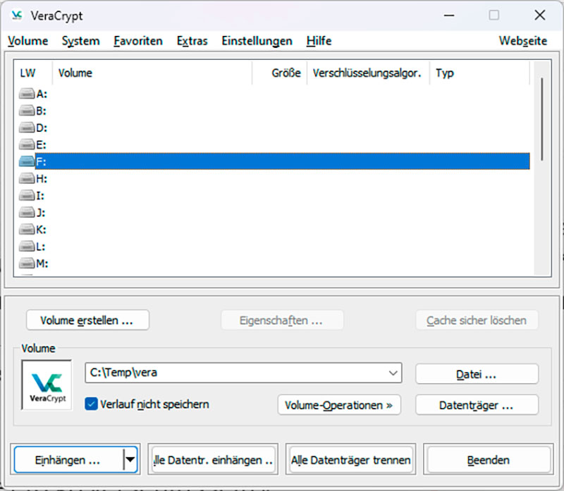 Sobald der Container erzeugt ist ، binden sie ihn über das startfenster von veracrypt als eigenes laufwerk ins dateisystem ein.