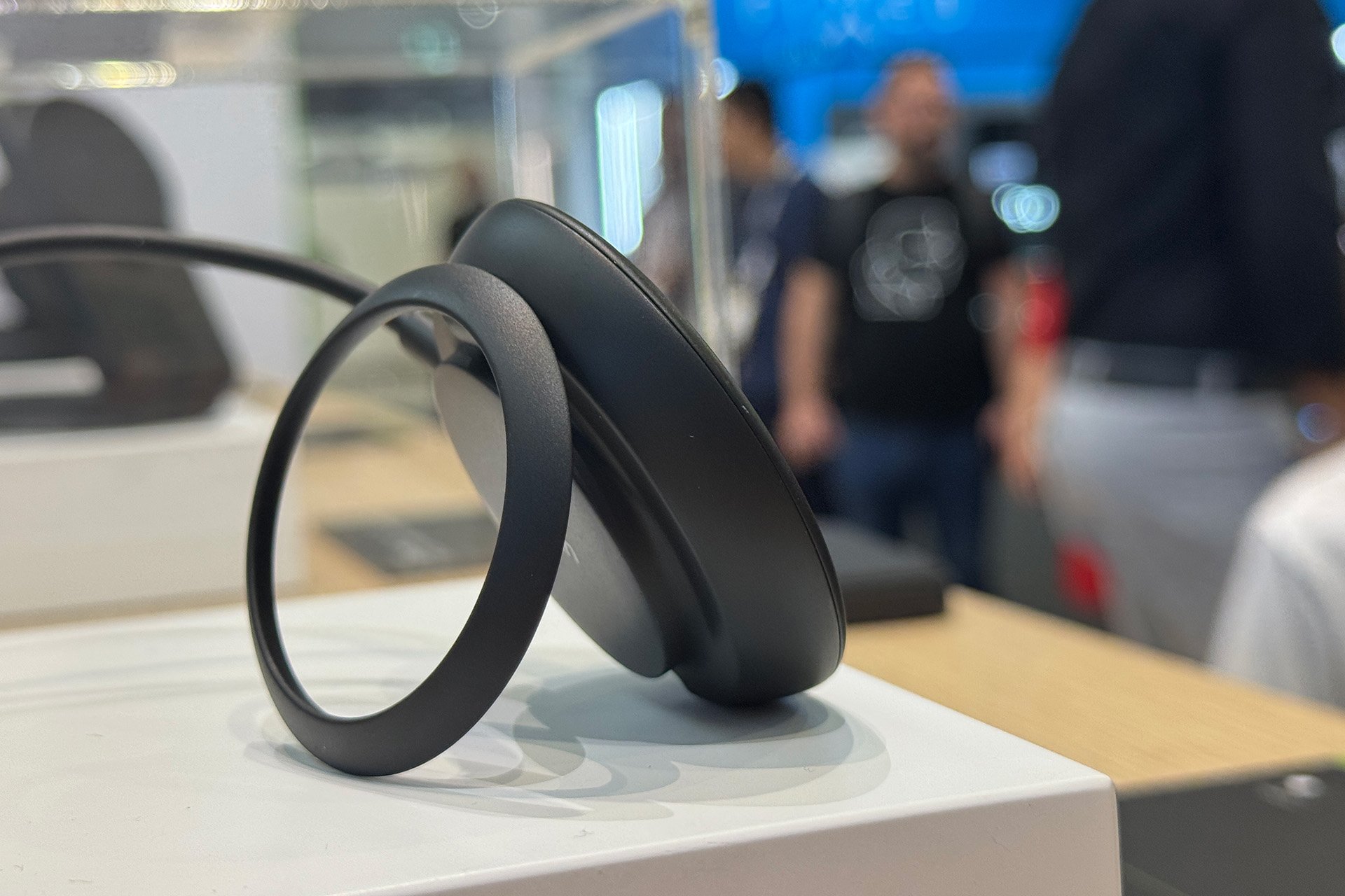 Belkin Boostcharge الشاحن اللاسلكي مرة أخرى