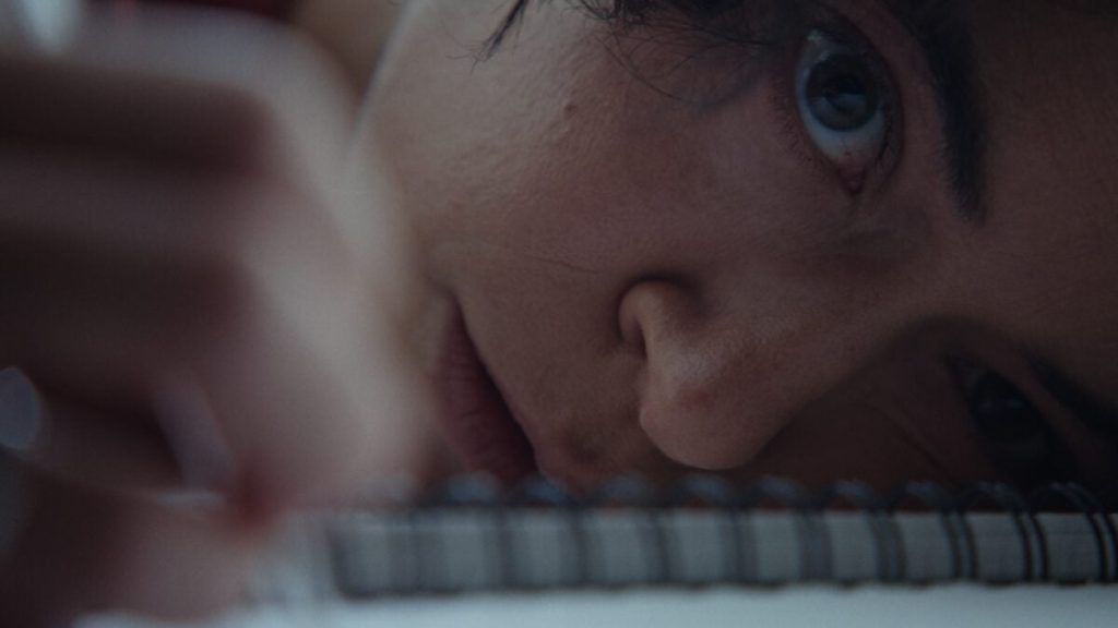 هل يمكنك النجاة من هذه الميزة الثلاثية المذهلة لـ Osgood Perkins؟