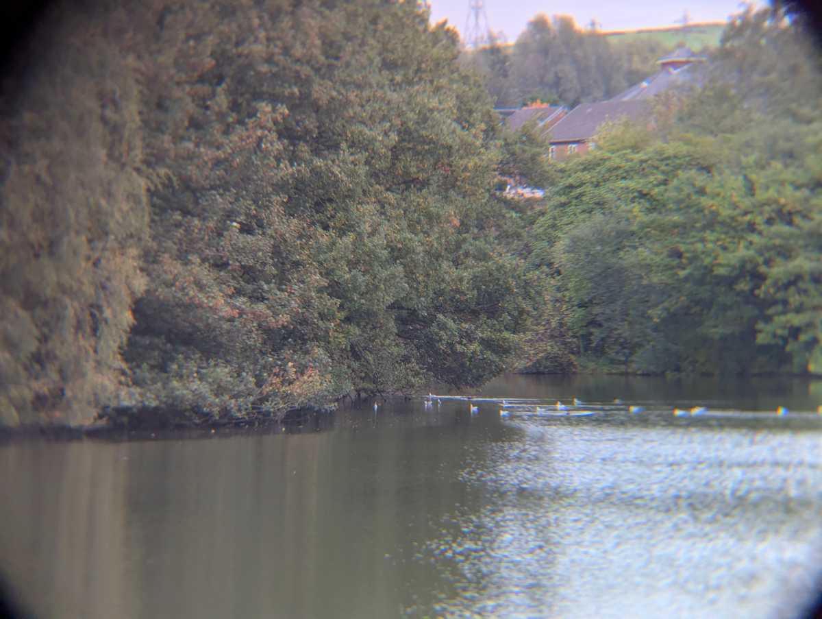 مثال على البحيرة المحلية لتلسكوب Sevenka الذكي المزود بعدسة