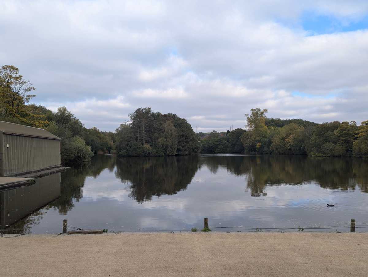 مثال على البحيرة المحلية لتلسكوب Sevenka الذكي بدون عدسة