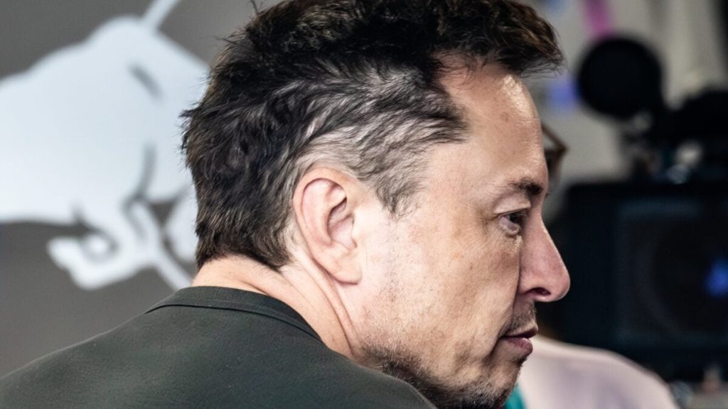 نسخة إيلون ماسك من ويكيبيديا متاحة الآن. وهنا ما هو الفرق