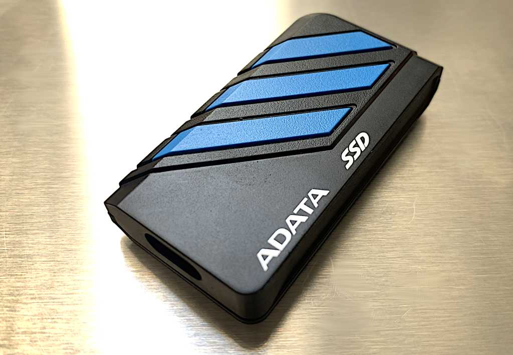 مراجعة Adata SC735: SSD صلب متنكر في هيئة محرك أقراص USB
