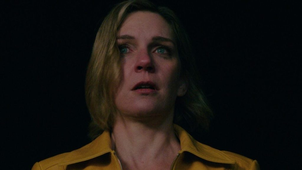 كشفت Apple TV عن محتوى مفسد ضخم لـ “Pluribus” من خلال إطلاق المشهد الافتتاحي مبكرًا