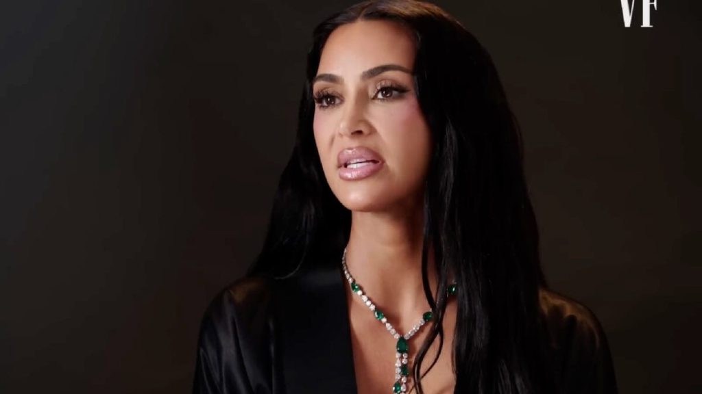 كيم كارداشيان تلوم ChatGPT لفشلها في امتحانات القانون