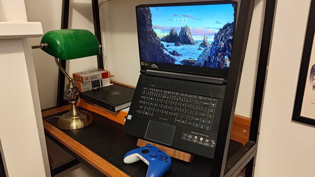 موقف الكمبيوتر المحمول