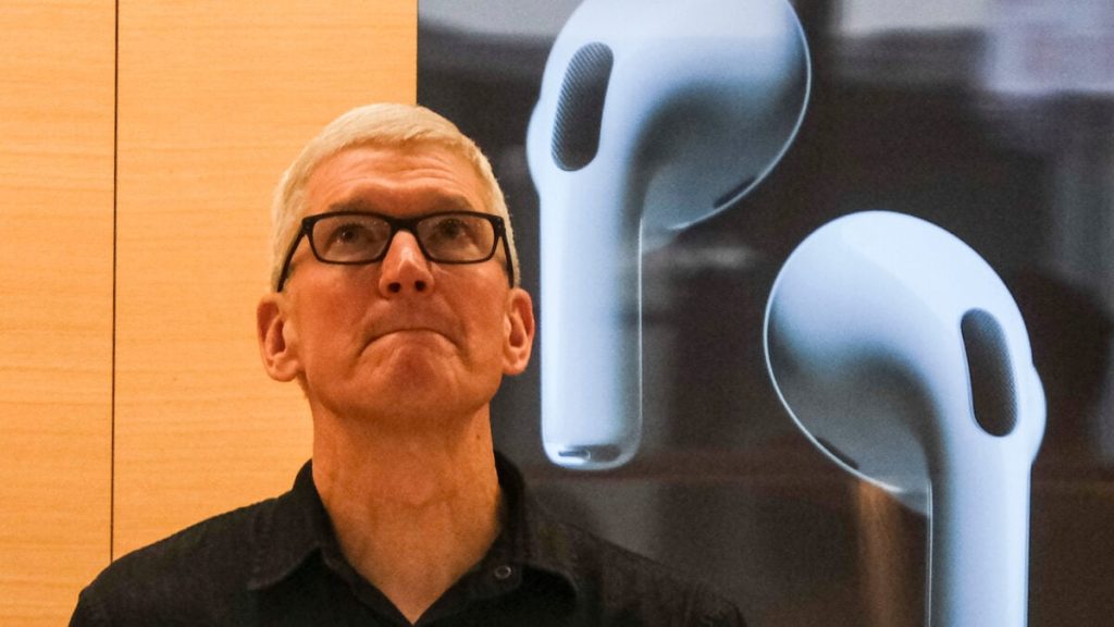 تتوقع شركة Apple تحطيم الأرقام القياسية لمبيعات العطلات بينما يقوم معظم الناس بتقليص ميزانياتهم