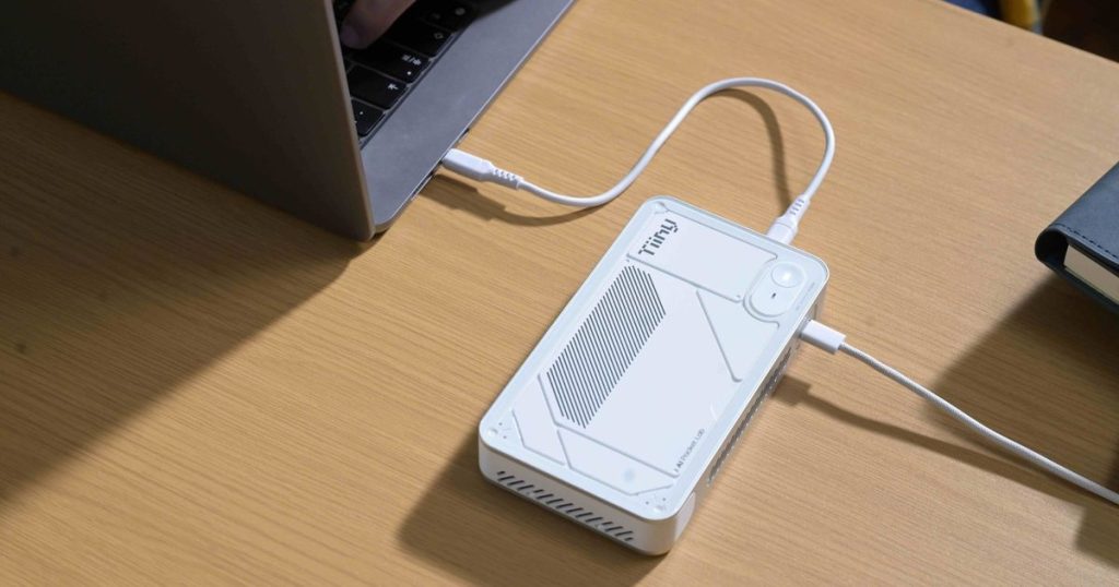 أُطلق أصغر حاسوب عملاق يعمل بالذكاء الاصطناعي في العالم بحجم بنك الطاقة.