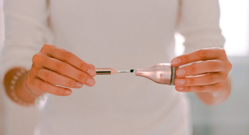 لوريال تستخدم الذكاء الاصطناعي في إنتاج إعلانات رقمية يومية.