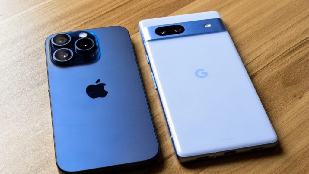 تراجع تقييم شركة آبل ليقل عن تقييم ألفابت/جوجل، ويُعدّ التوقيت مُثيرًا للقلق.