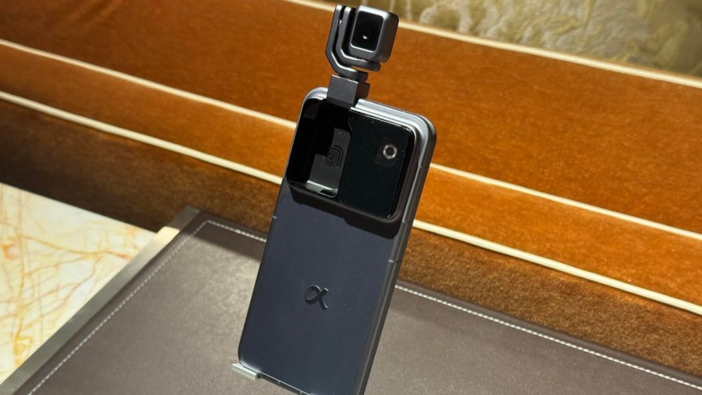 هاتف “أونر” الآلي الجديد (Honor V السرّي) كُشف عنه للتو.