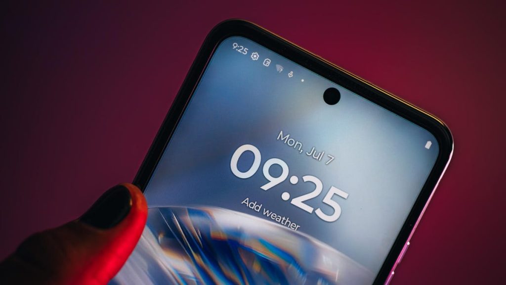 سيعمل مساعد “كيرا إيه آي” الجديد من موتورولا ولينوفو على جميع أجهزتهما.