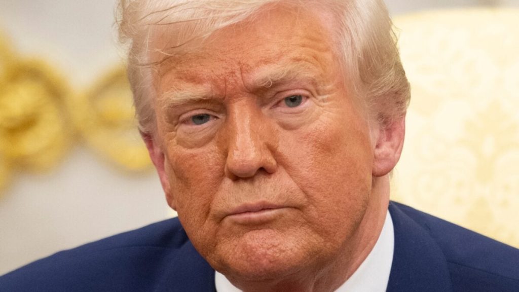 يزعم ترامب أن لديه مع مايكروسوفت حلاً لارتفاع تكاليف البنية التحتية المرتبطة بالذكاء الاصطناعي.